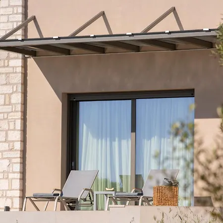 Efxenia Ammousa Vilă *