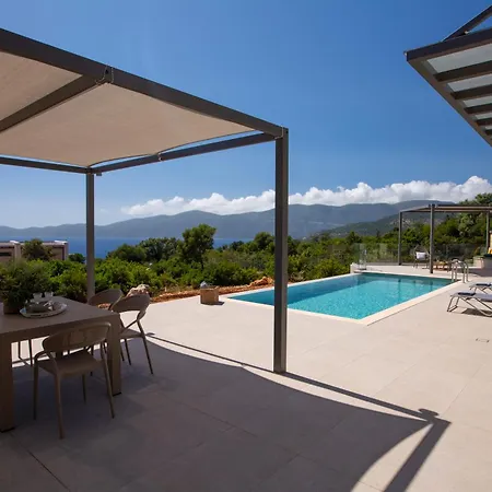 Efxenia Ammousa Vilă *