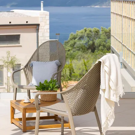 Efxenia Ammousa Vilă *